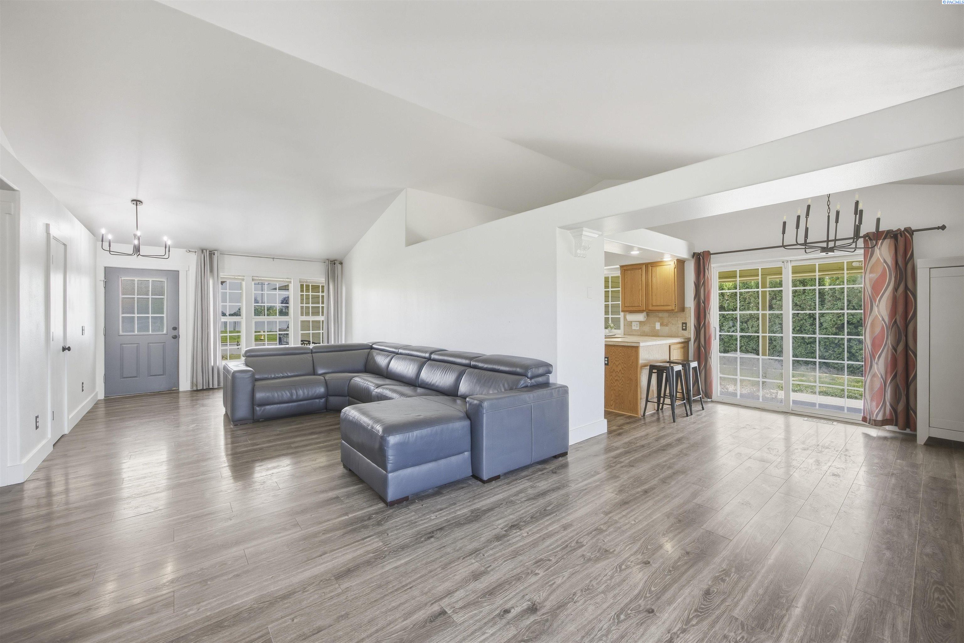 4485 Northlake Drive