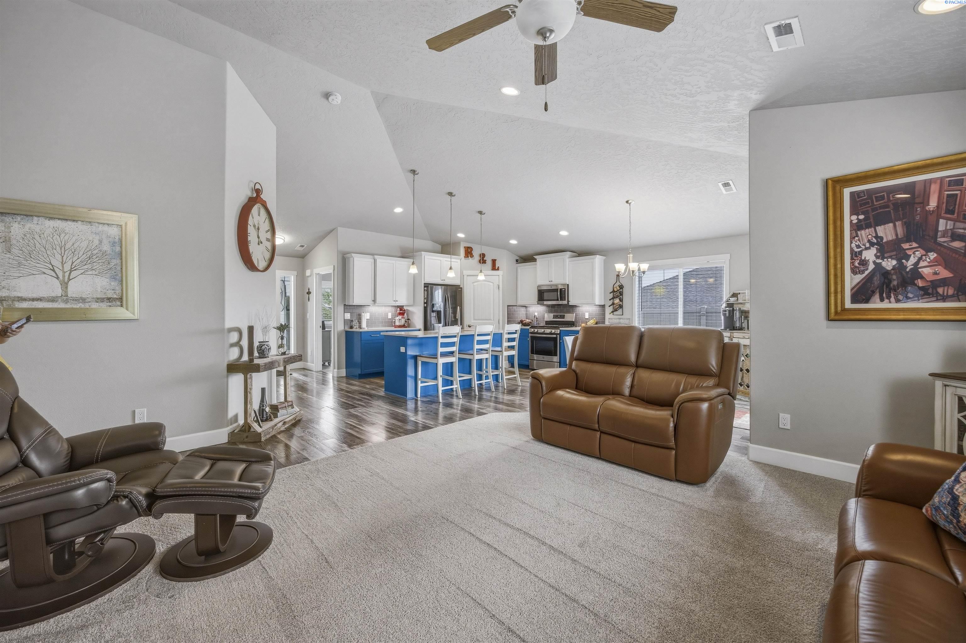 3083 Wild Canyon Way