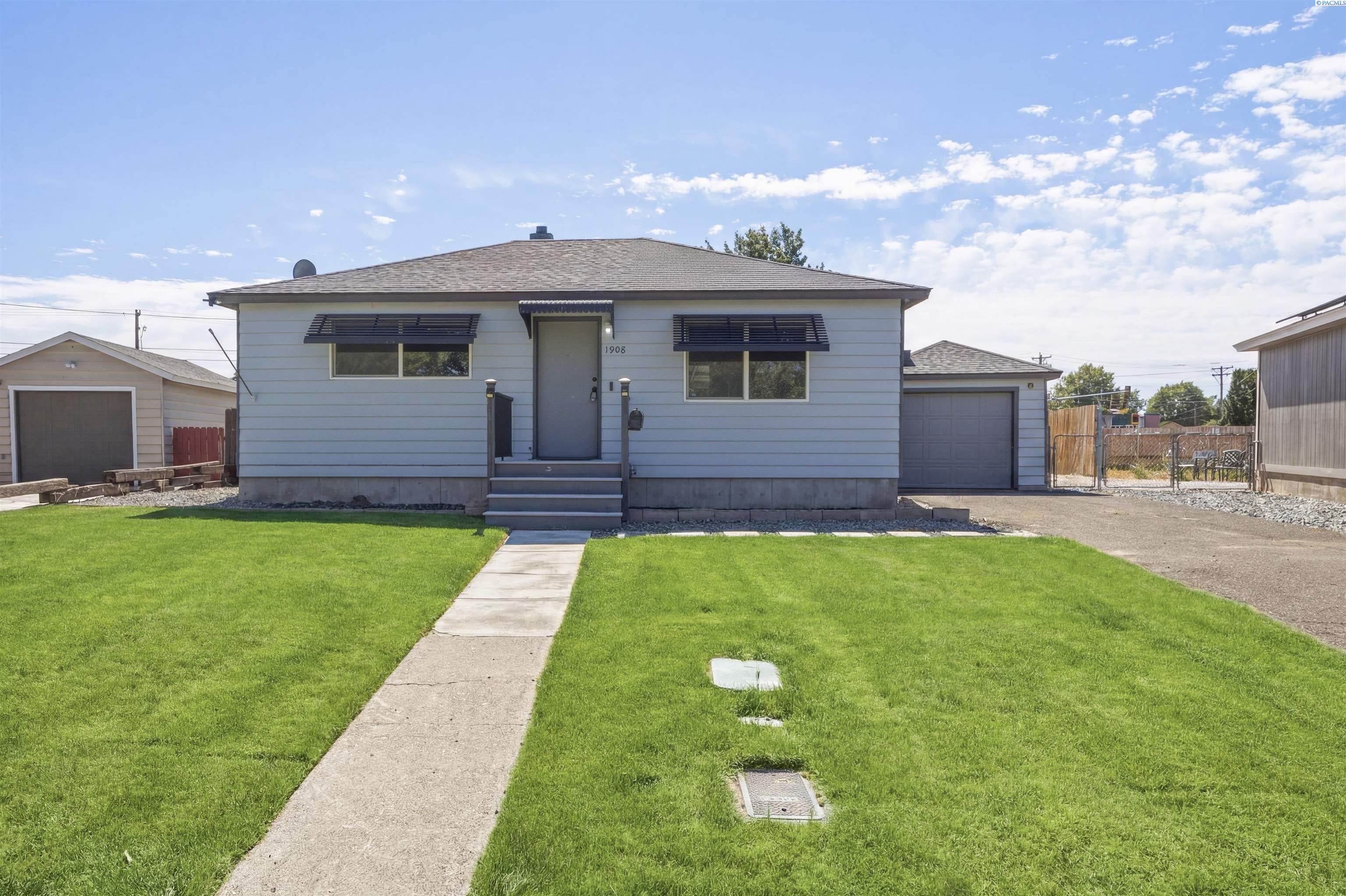 1908 Everest Ave