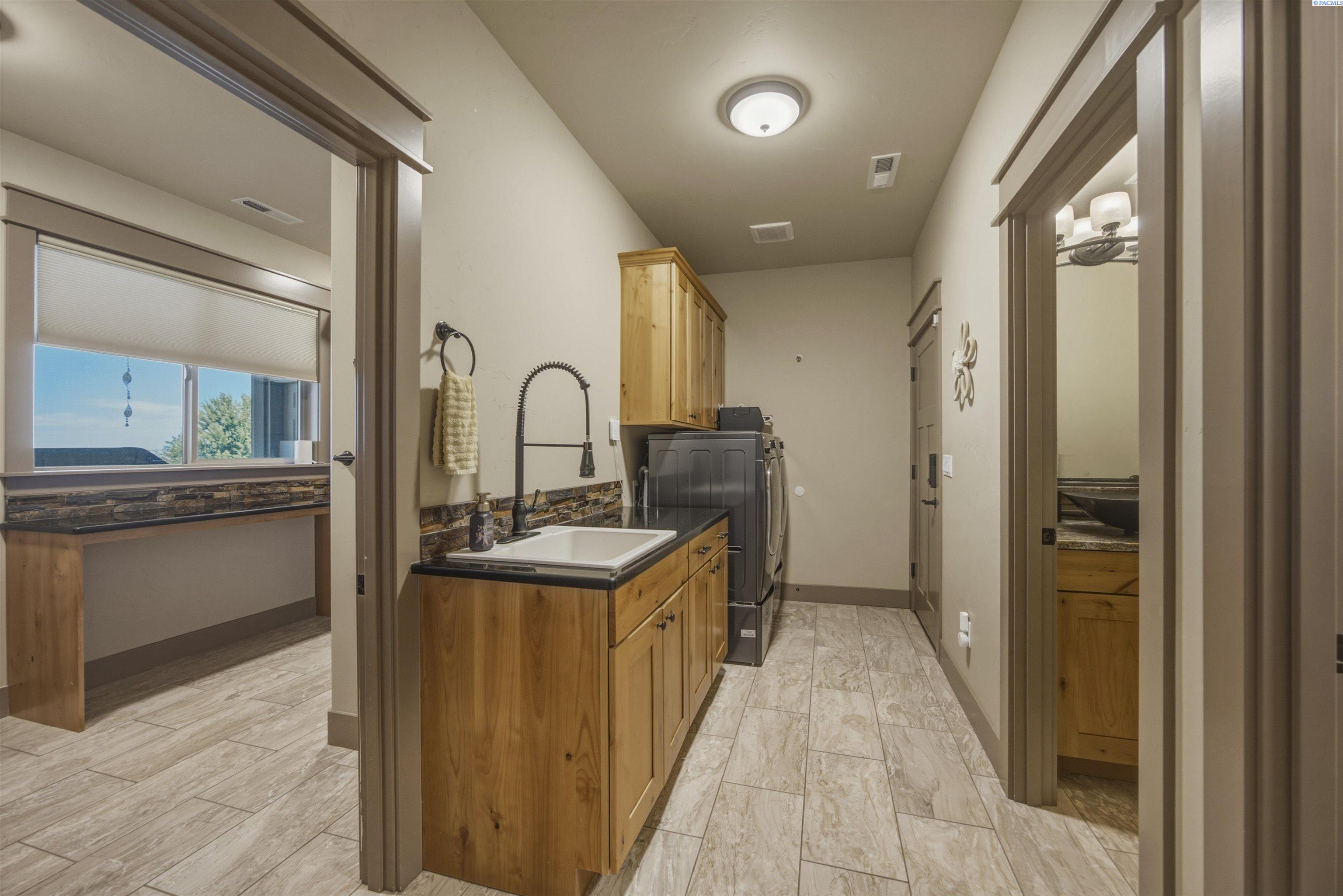 12706 Grandview Lane
