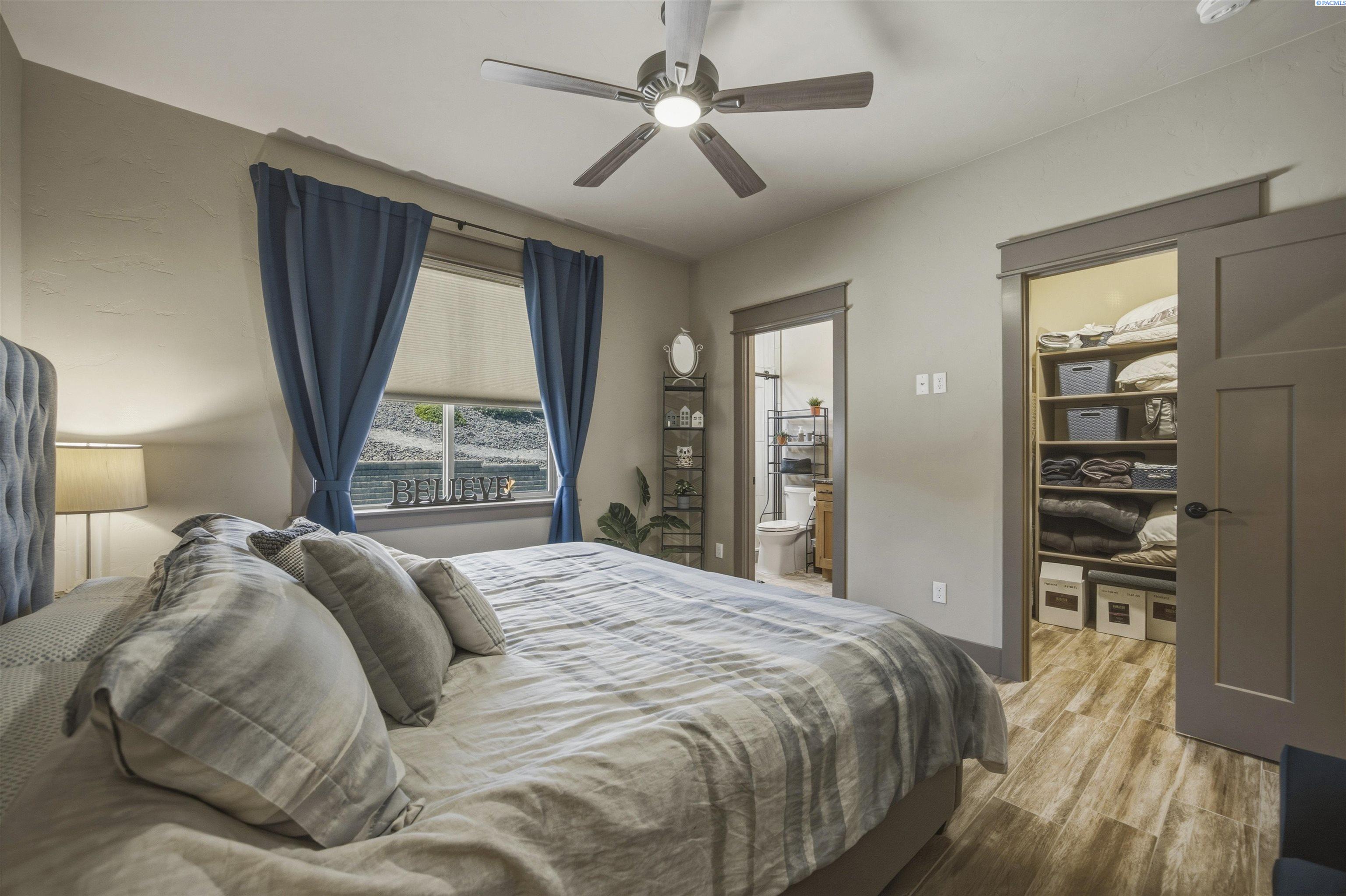 12706 Grandview Lane