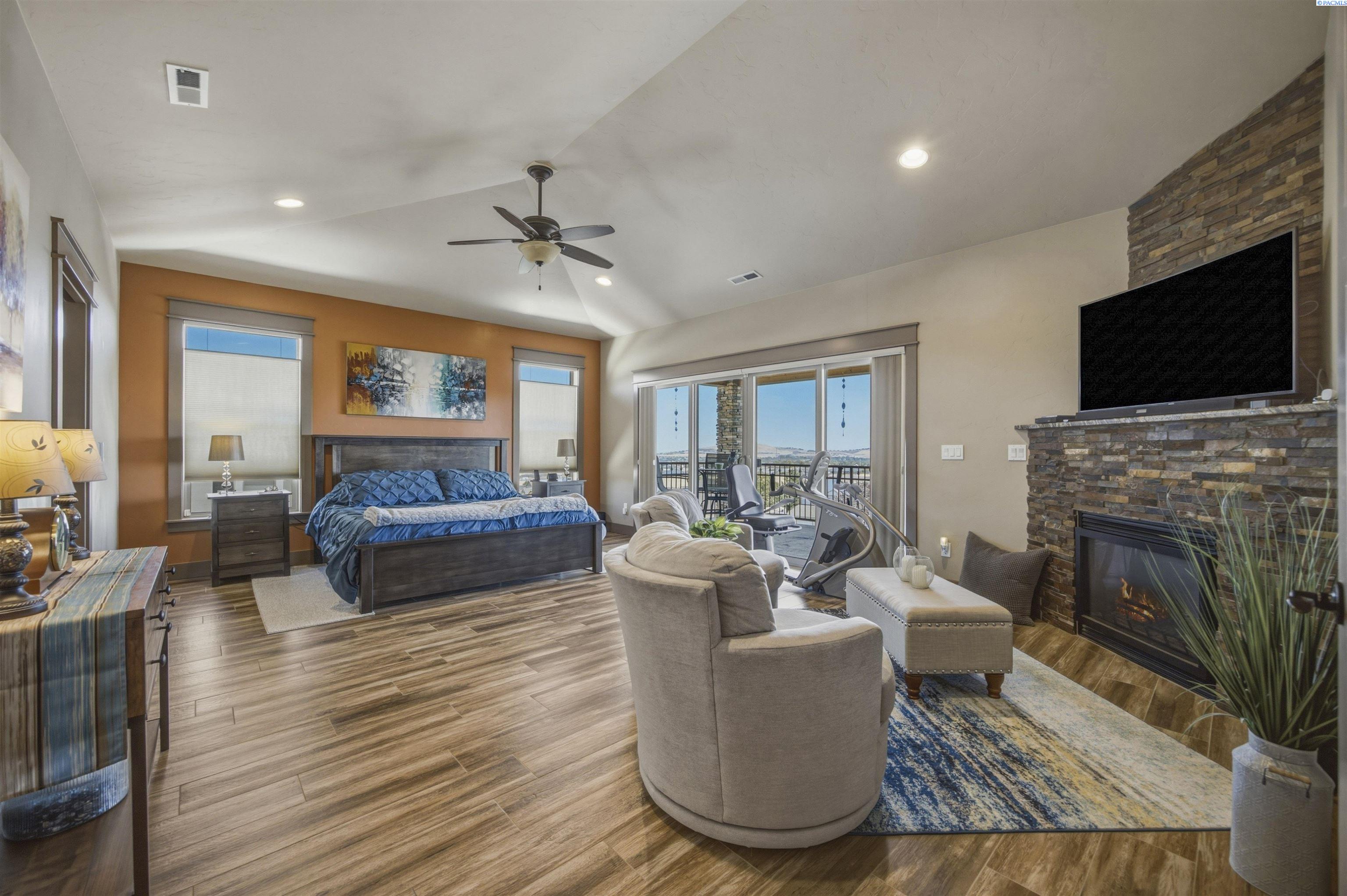 12706 Grandview Lane