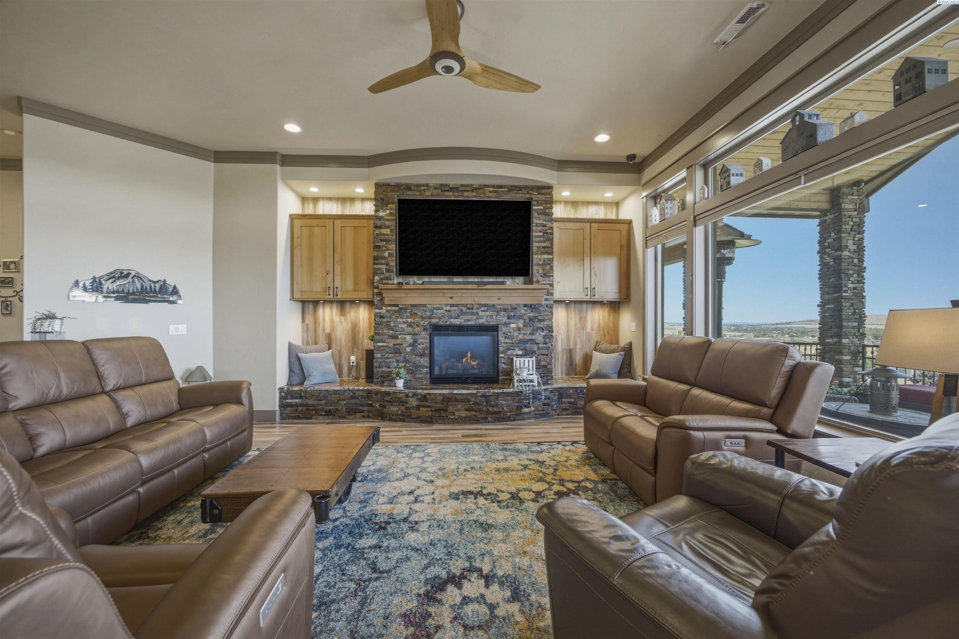 12706 Grandview Lane
