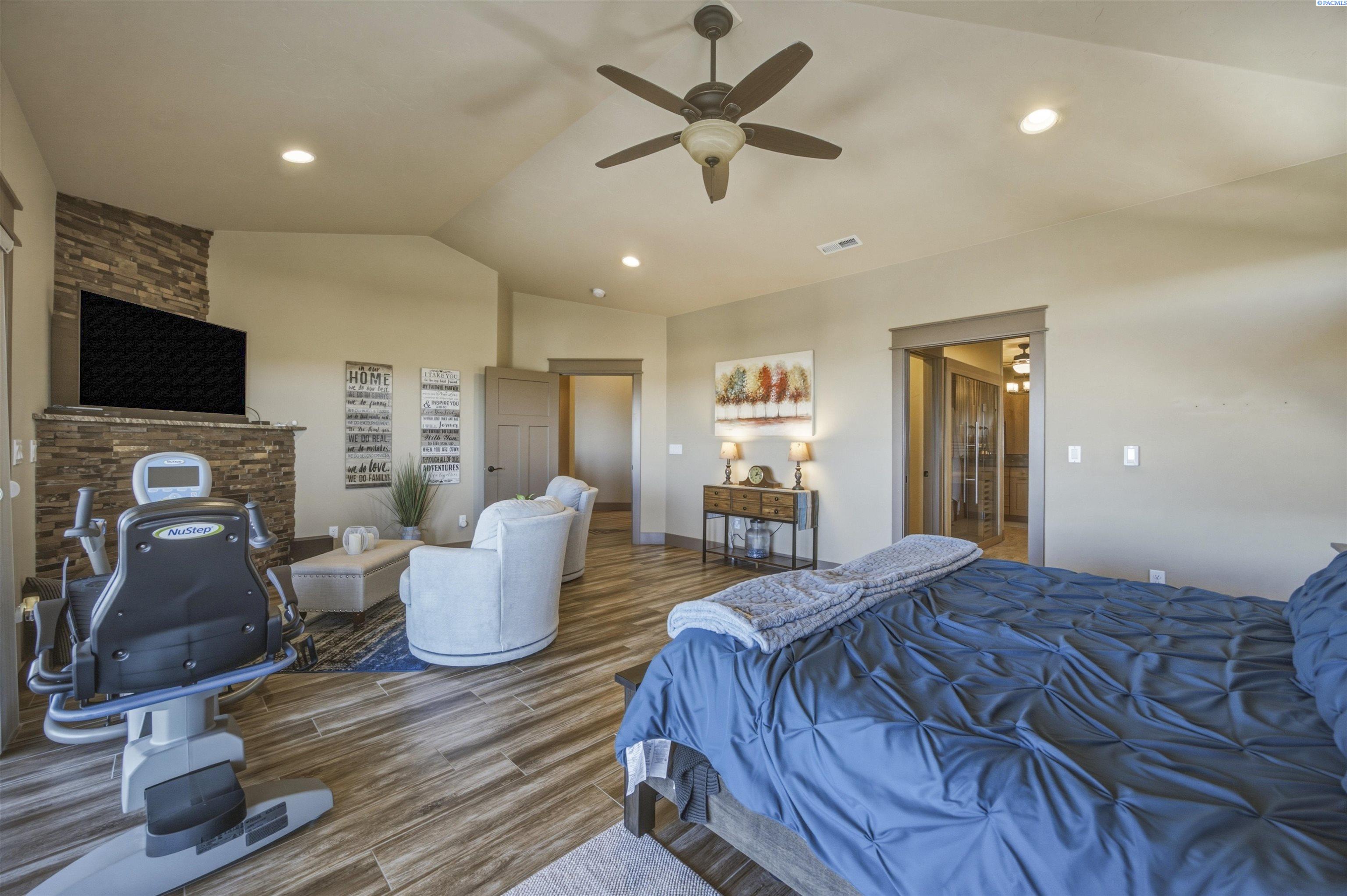 12706 Grandview Lane