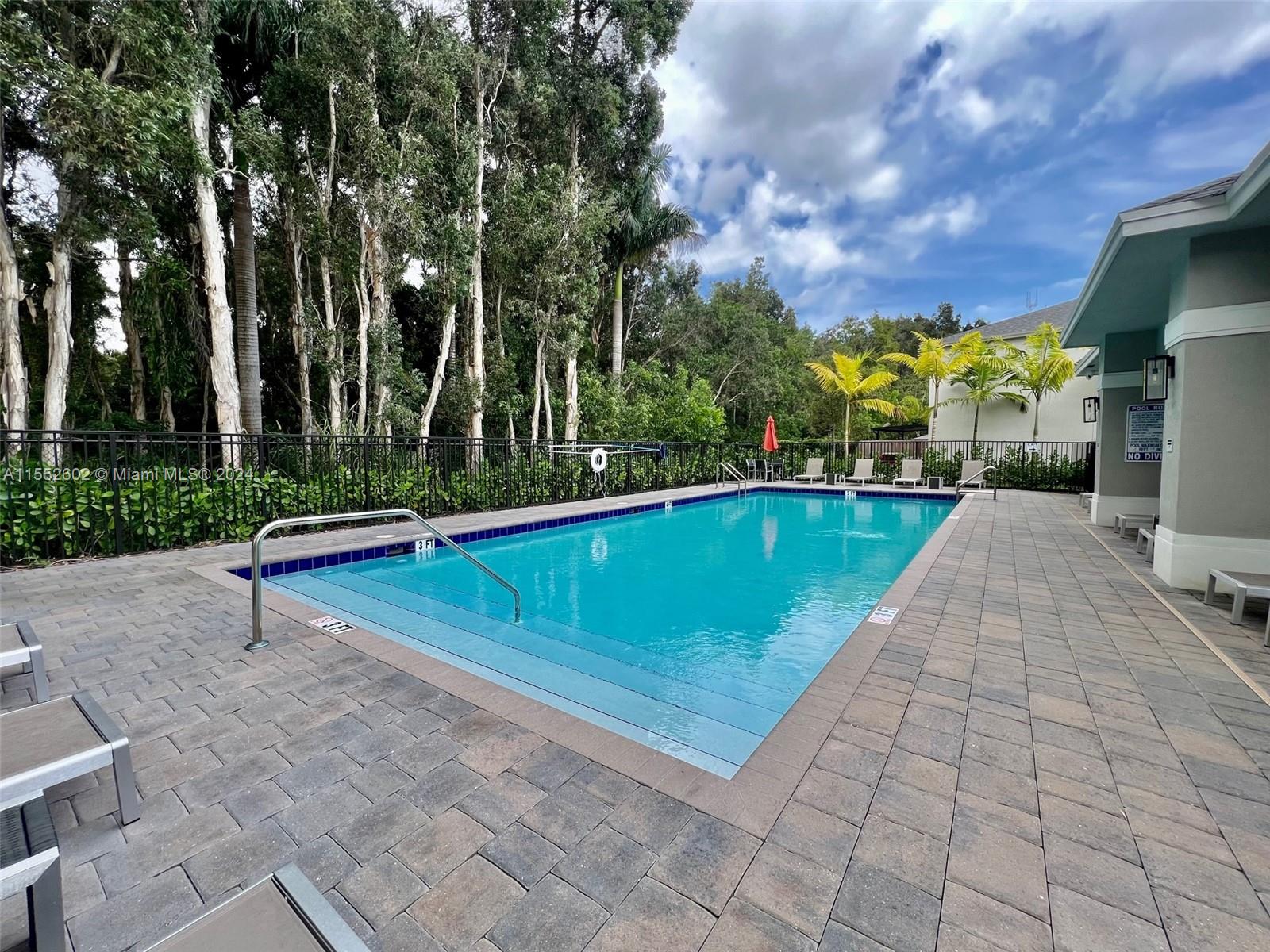 1385 NW 208th Ter # 1385