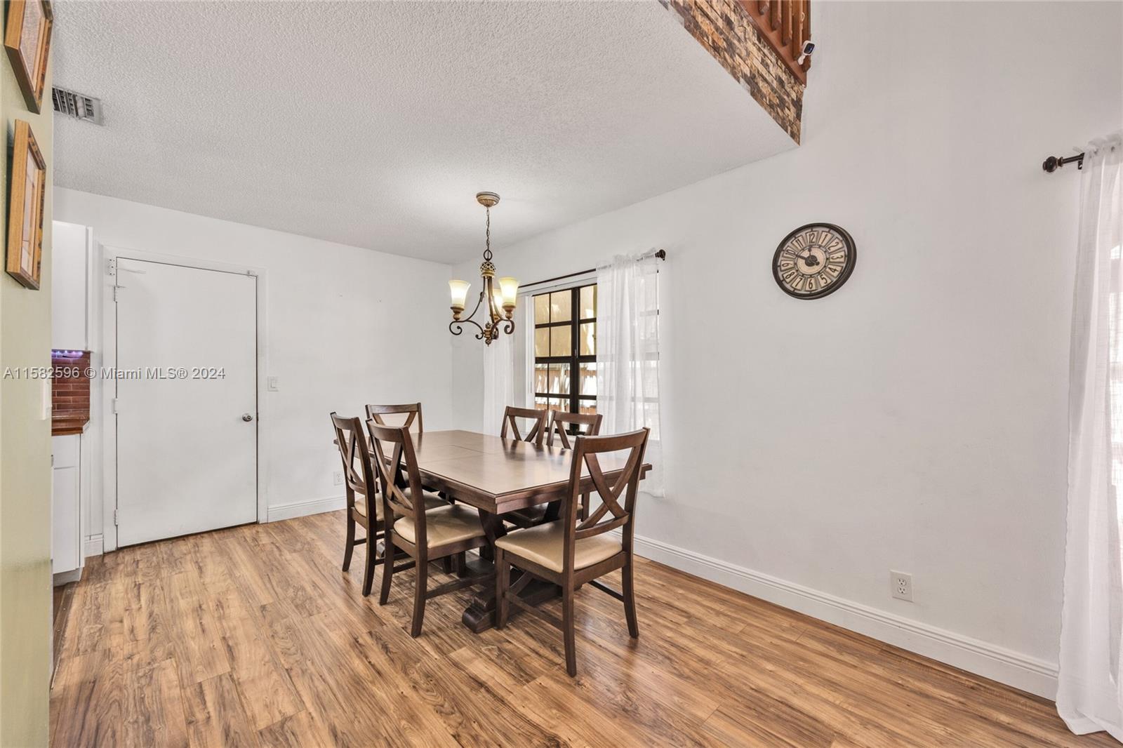 3437 Foxcroft Rd