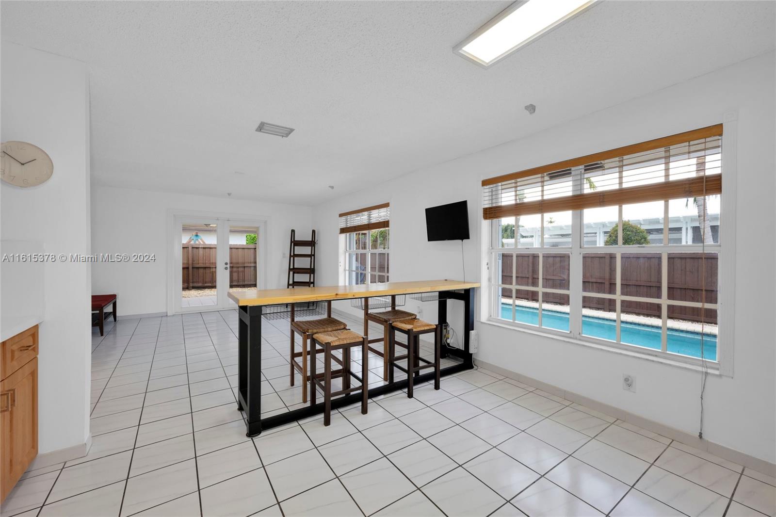 8121 SW 89th Ave