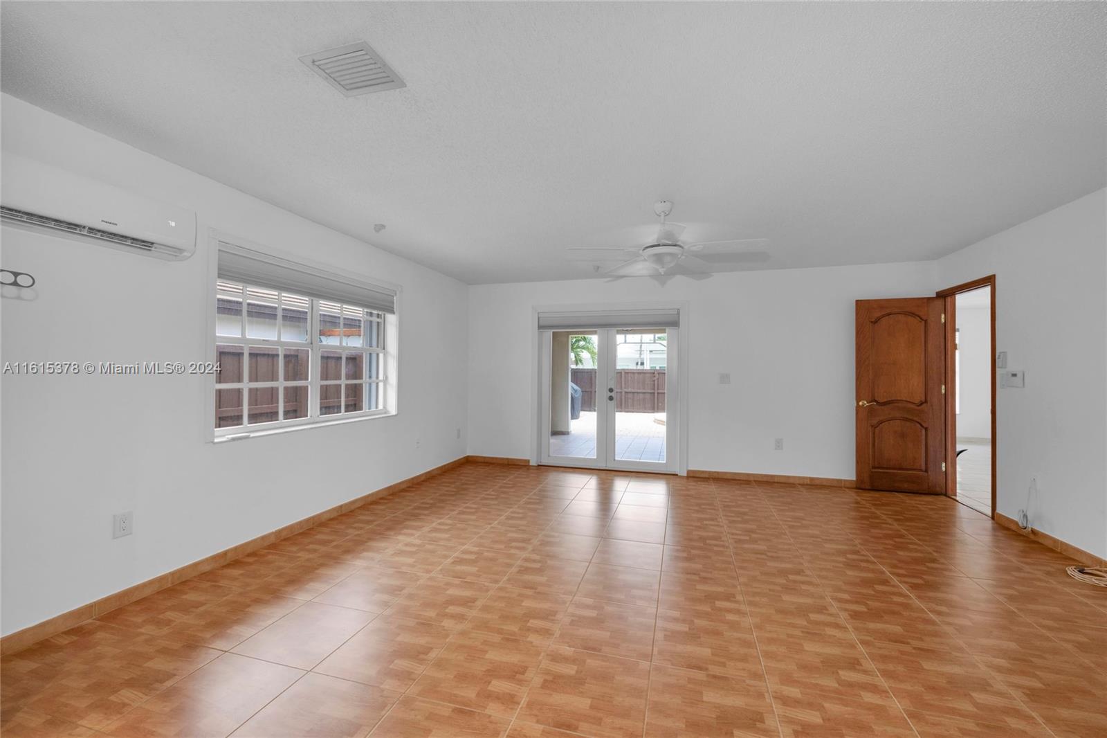 8121 SW 89th Ave