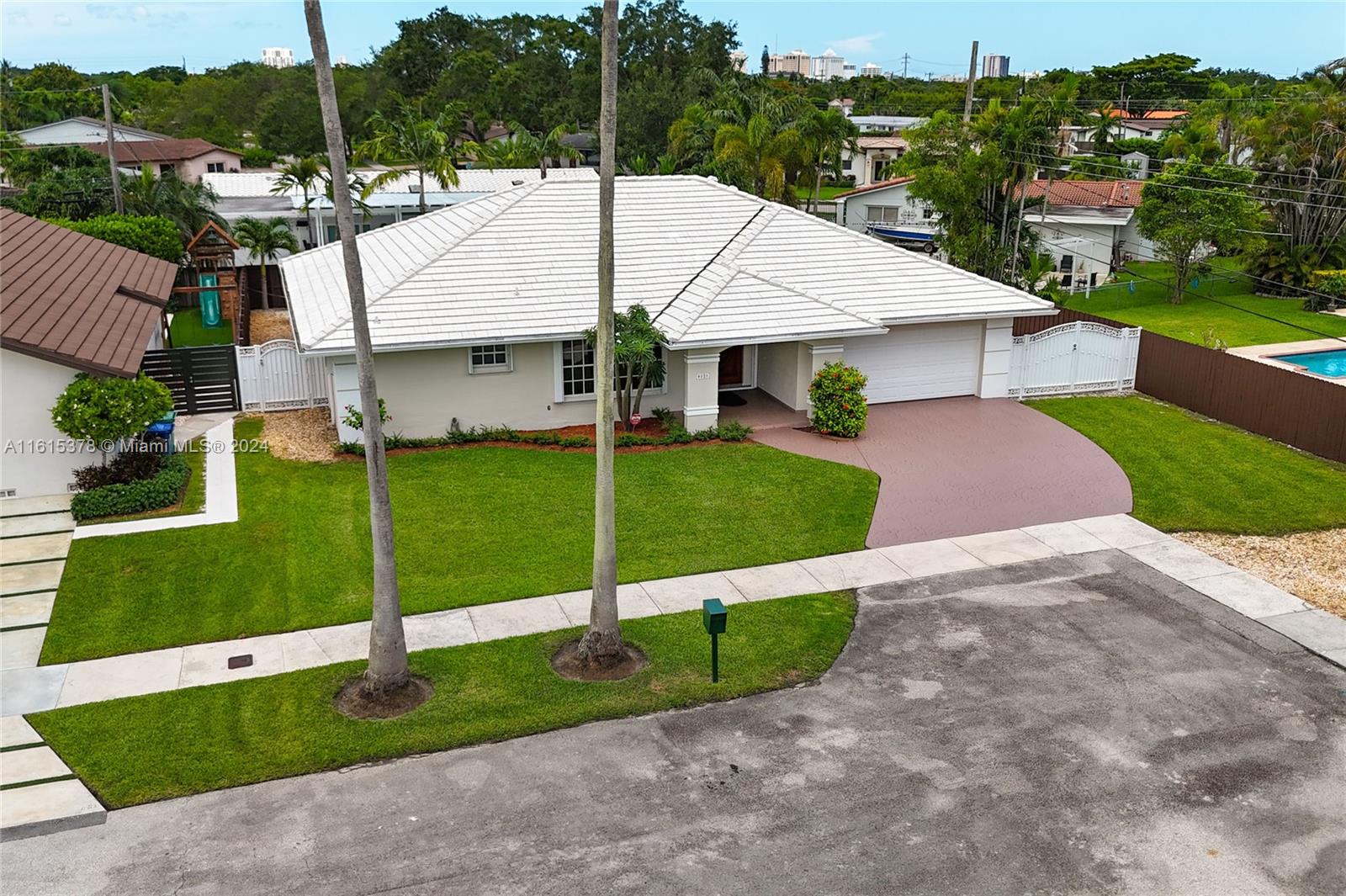 8121 SW 89th Ave