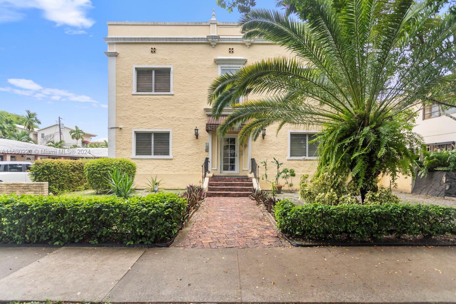 223 Calabria Ave # 9