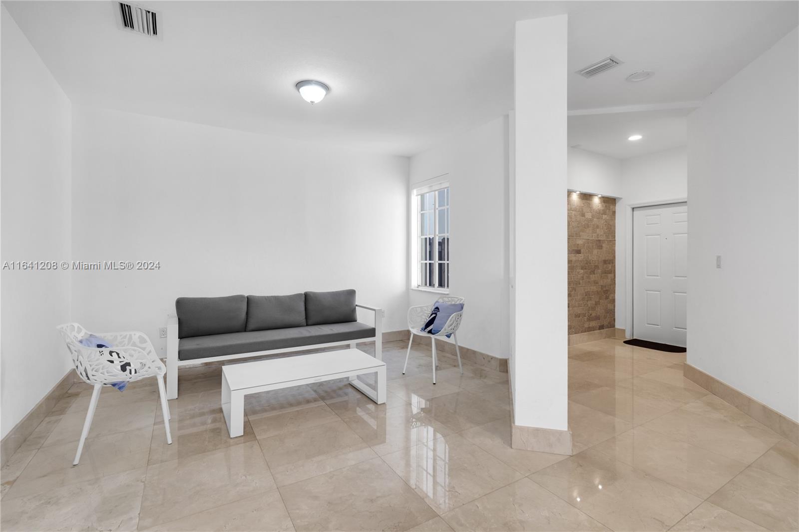 11250 NW 43rd Ter