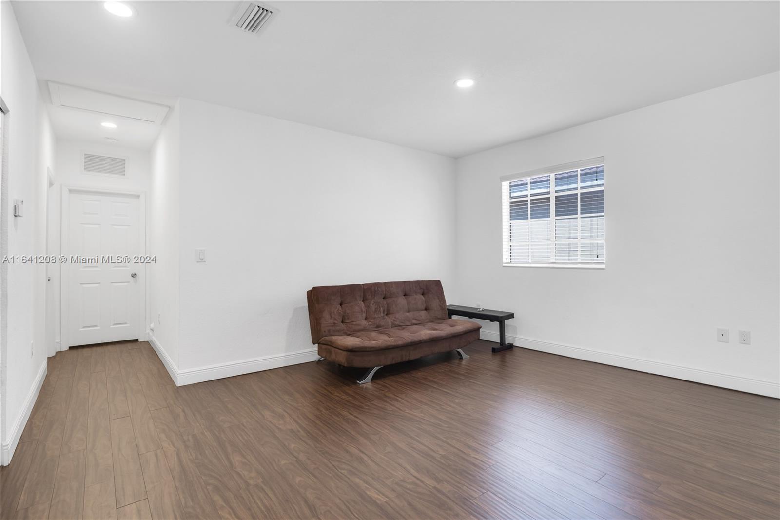 11250 NW 43rd Ter