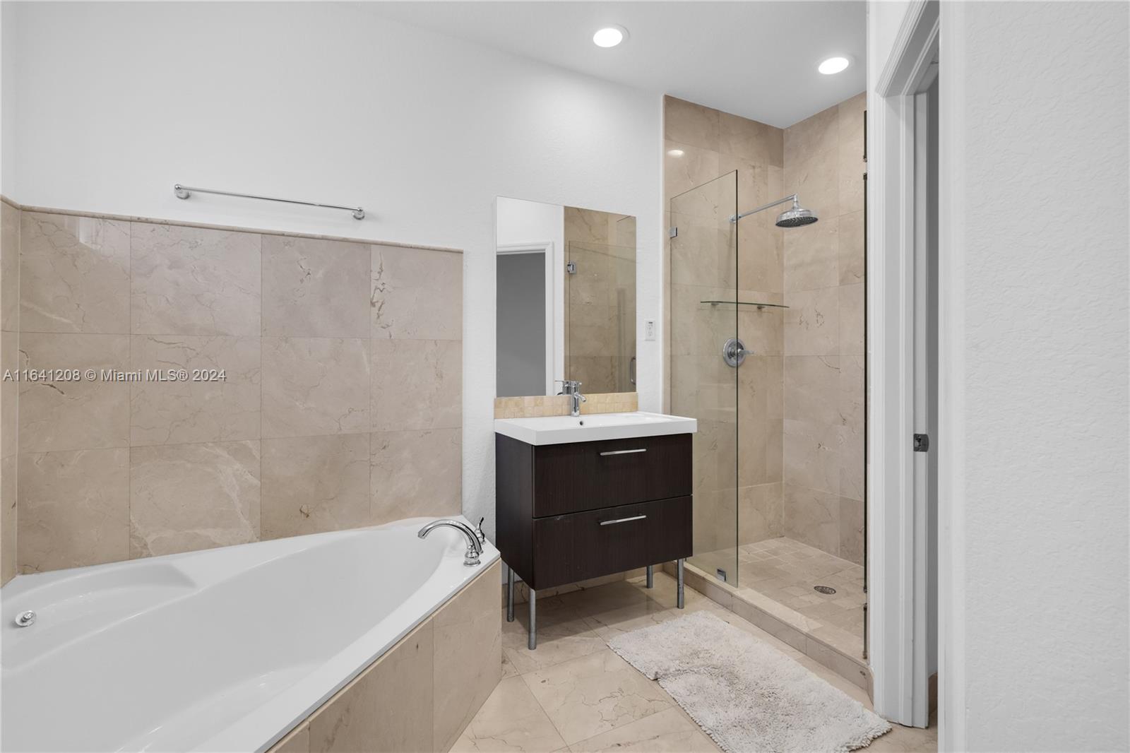 11250 NW 43rd Ter