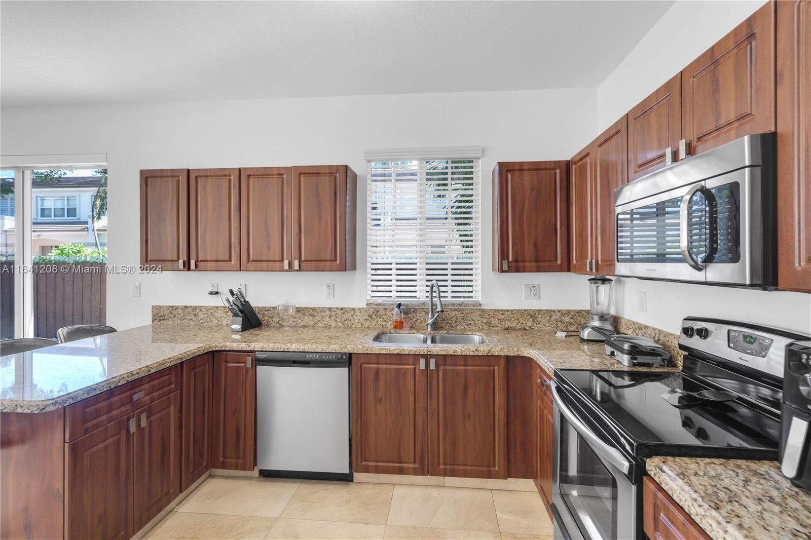 11250 NW 43rd Ter