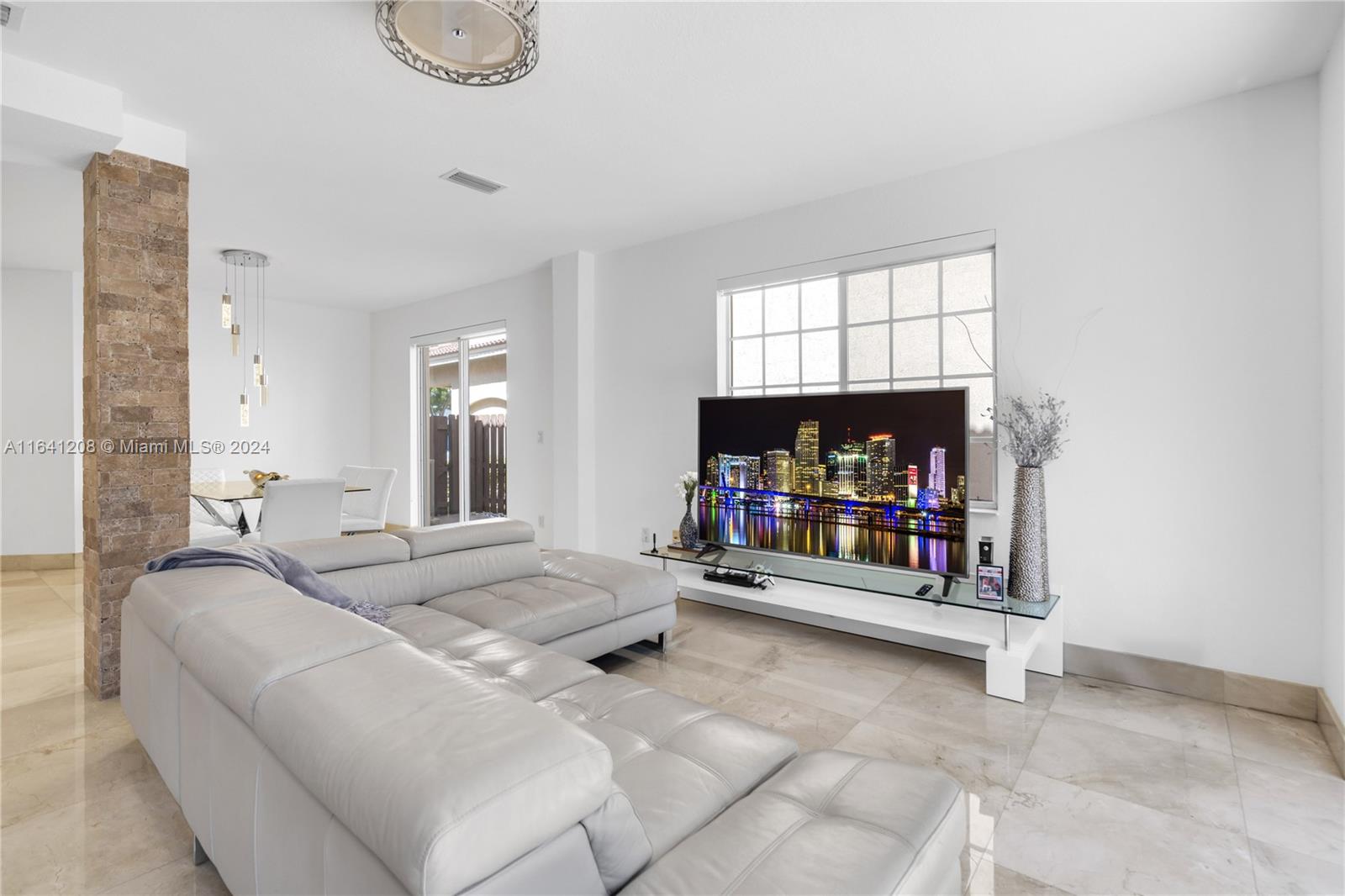 11250 NW 43rd Ter