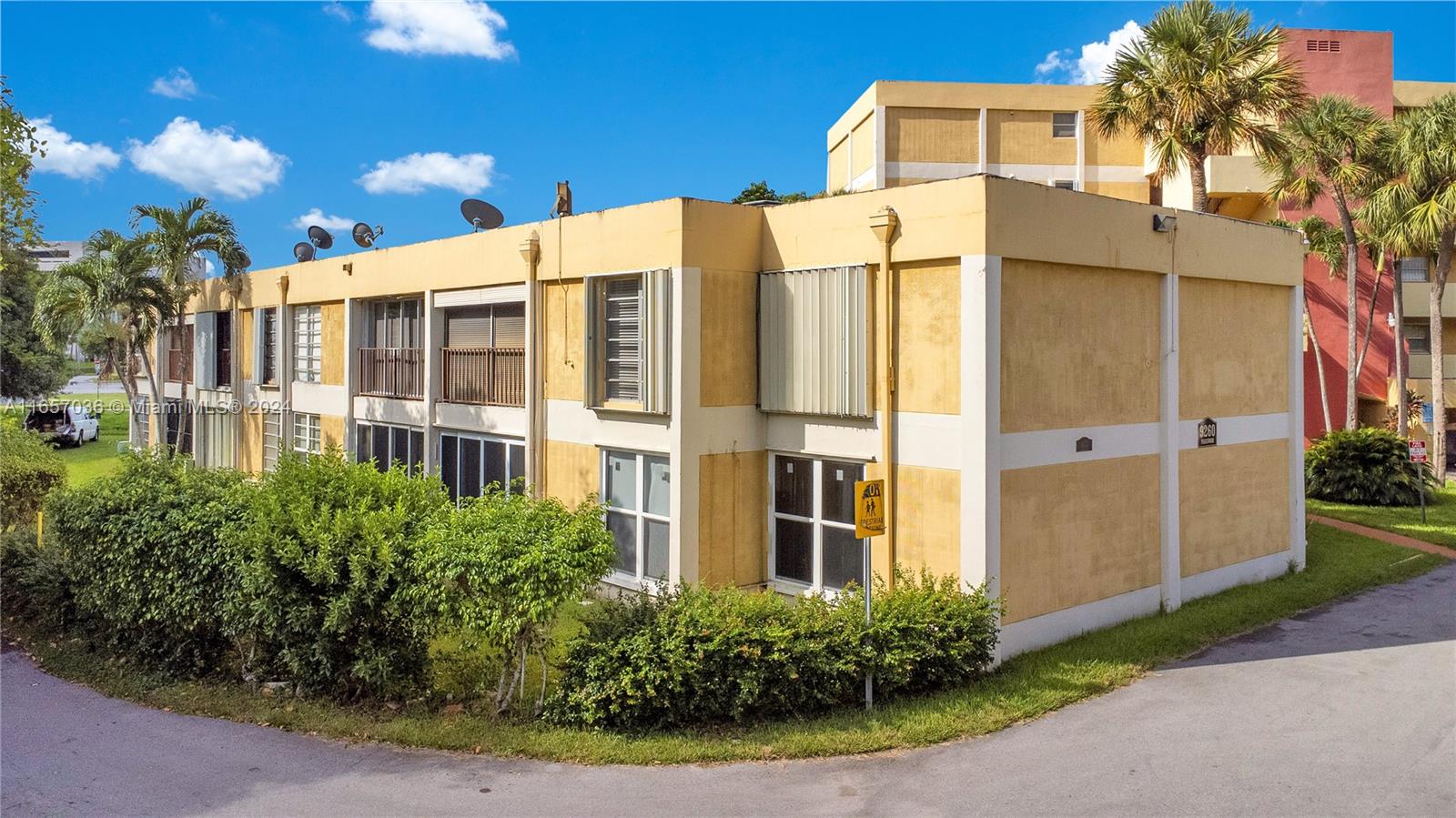 9260 Fontainebleau Blvd # 102