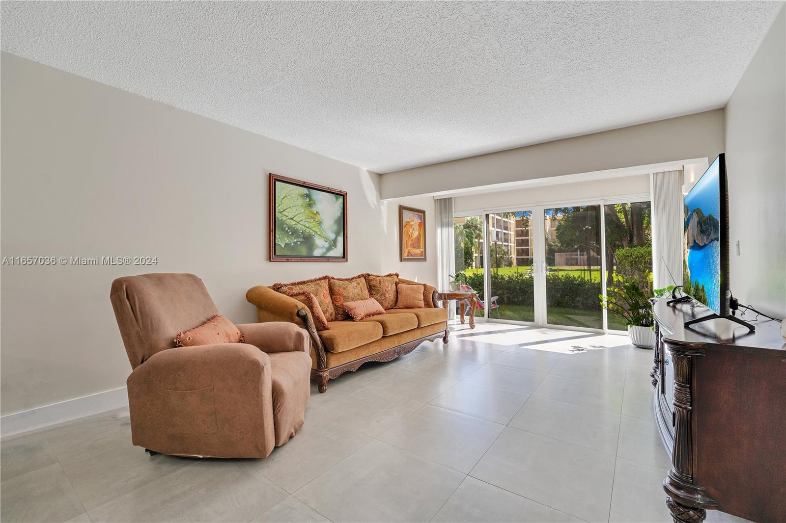 9260 Fontainebleau Blvd # 102