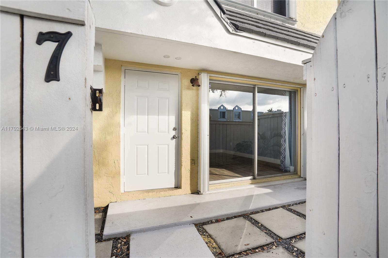 4520 SW 68th Ct Cir # 5 Unit: 27-5
