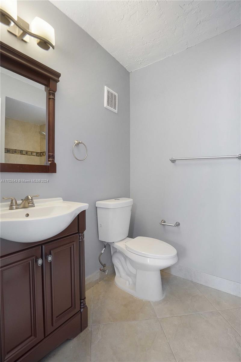 4520 SW 68th Ct Cir # 5 Unit: 27-5