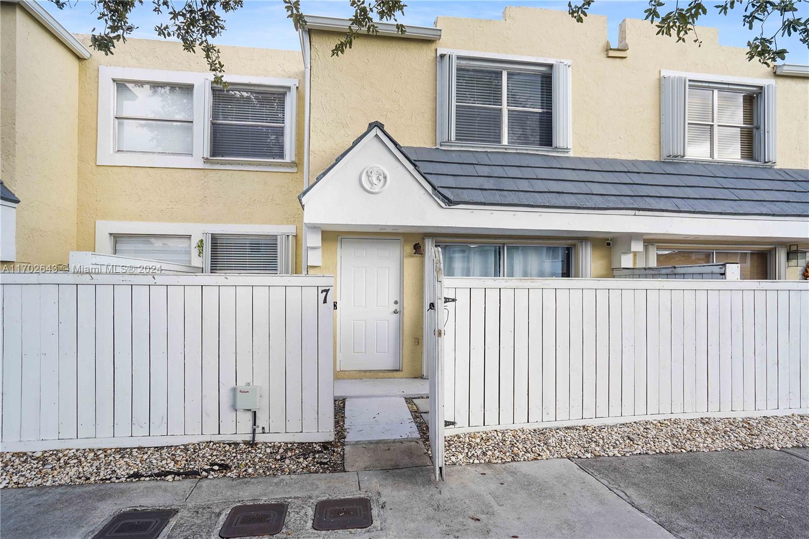 4520 SW 68th Ct Cir # 5 Unit: 27-5
