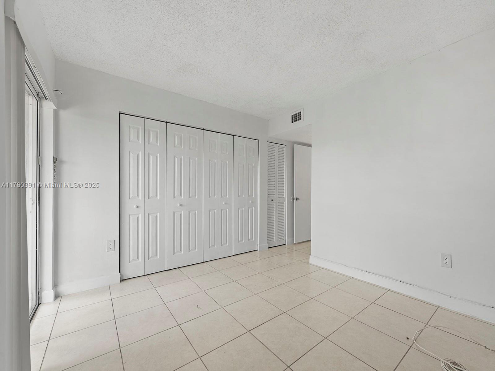 8585 NW 6th Ln # 208 Unit: 9-208