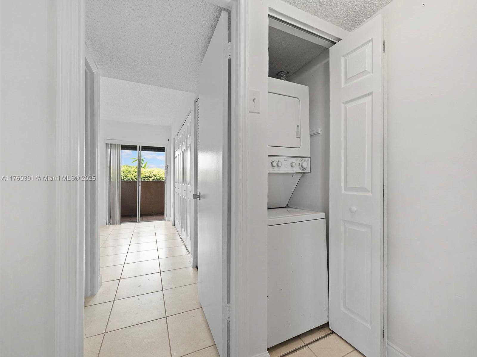 8585 NW 6th Ln # 208 Unit: 9-208