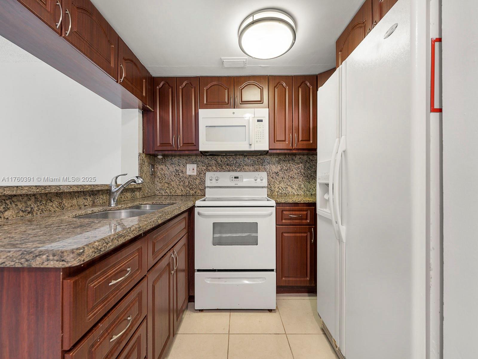 8585 NW 6th Ln # 208 Unit: 9-208