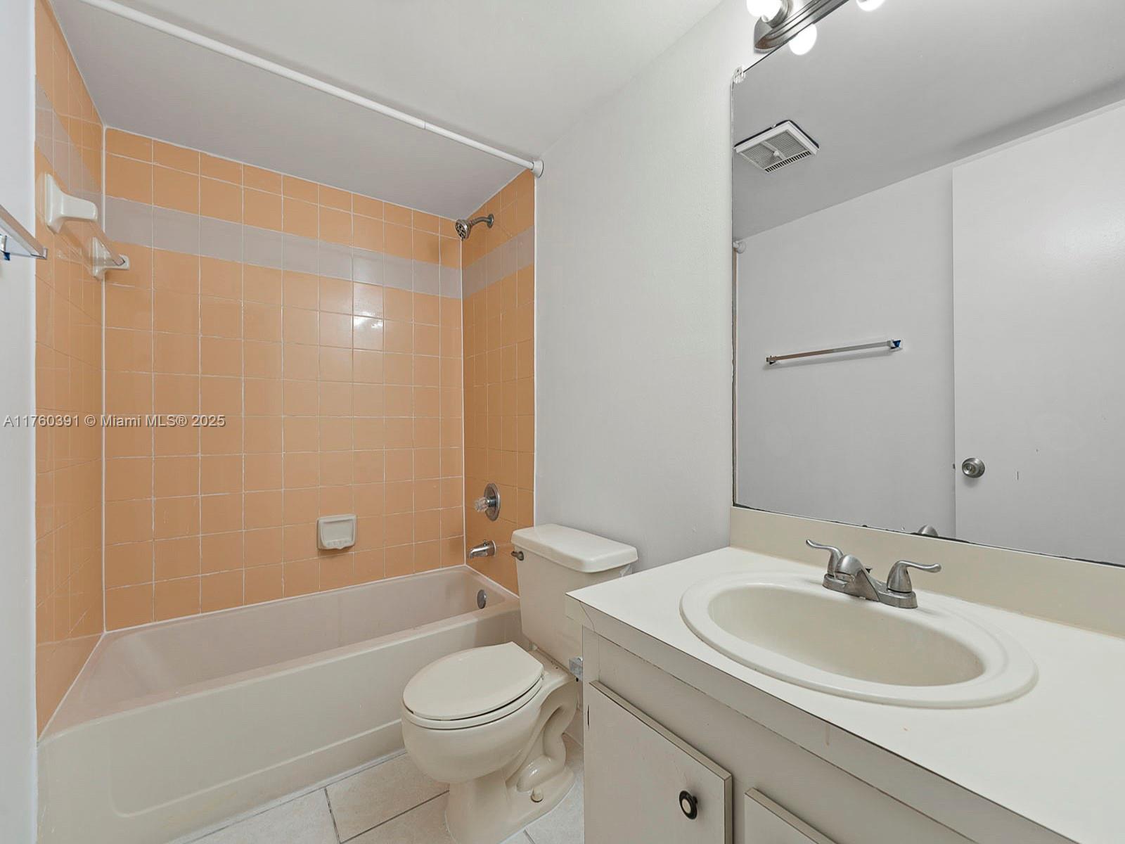 8585 NW 6th Ln # 208 Unit: 9-208
