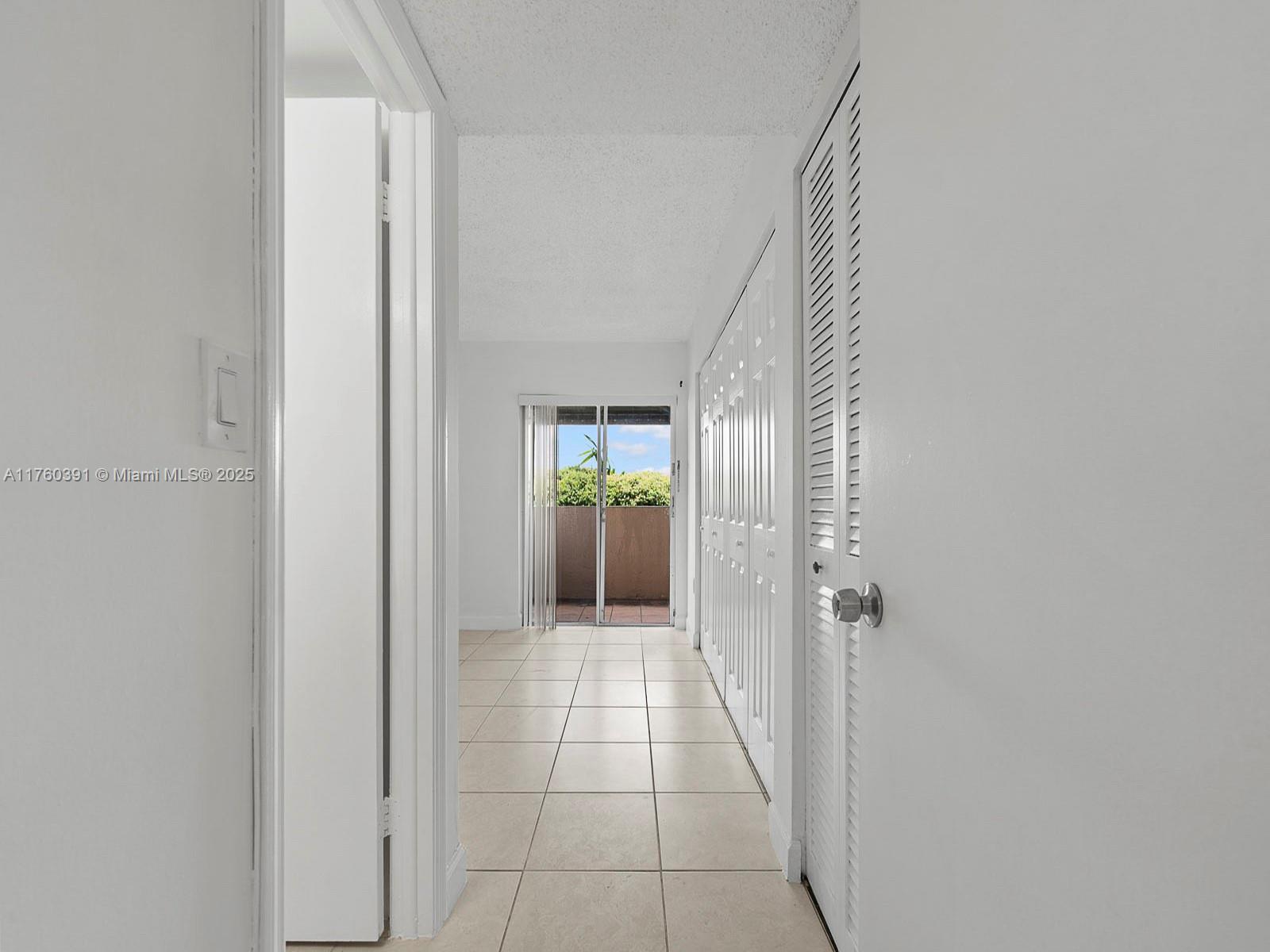 8585 NW 6th Ln # 208 Unit: 9-208