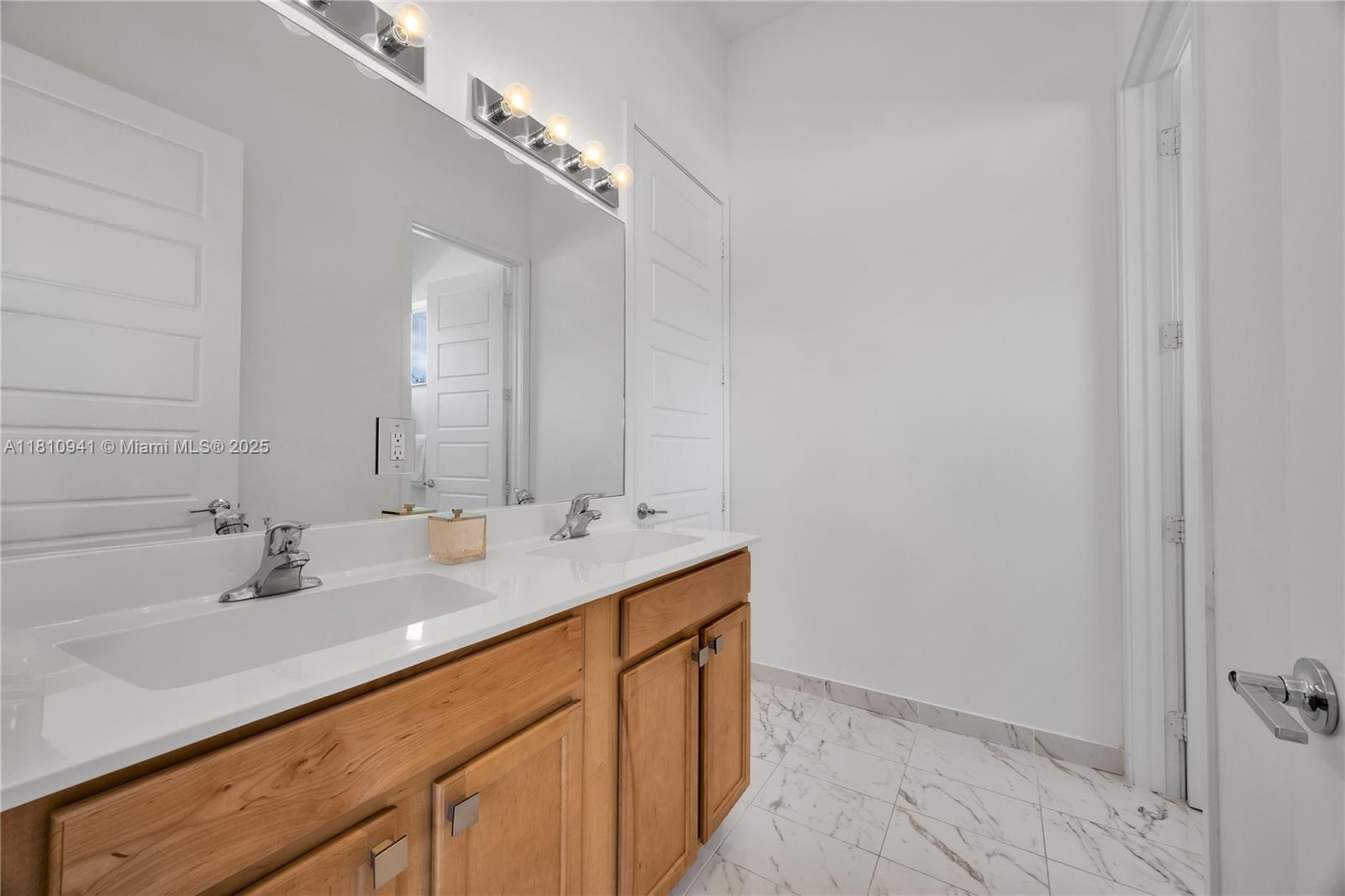 15037 SW 174th St