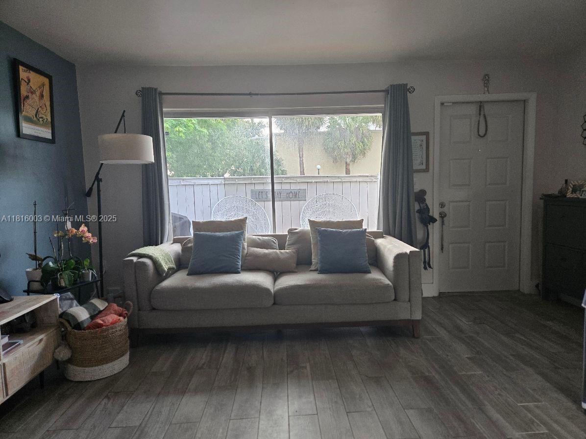 4560 SW 68th Ct Cir # 9 Unit: 61-9