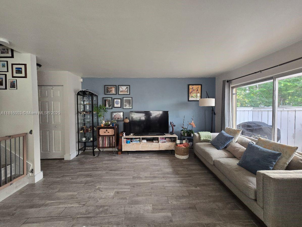 4560 SW 68th Ct Cir # 9 Unit: 61-9