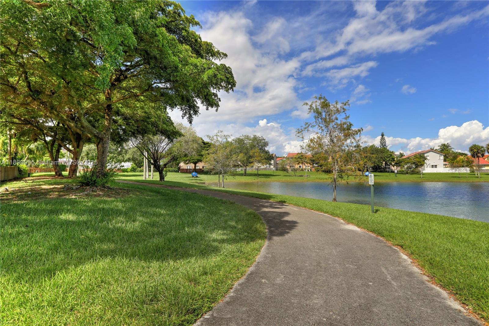 15576 SW 103rd St, Miami