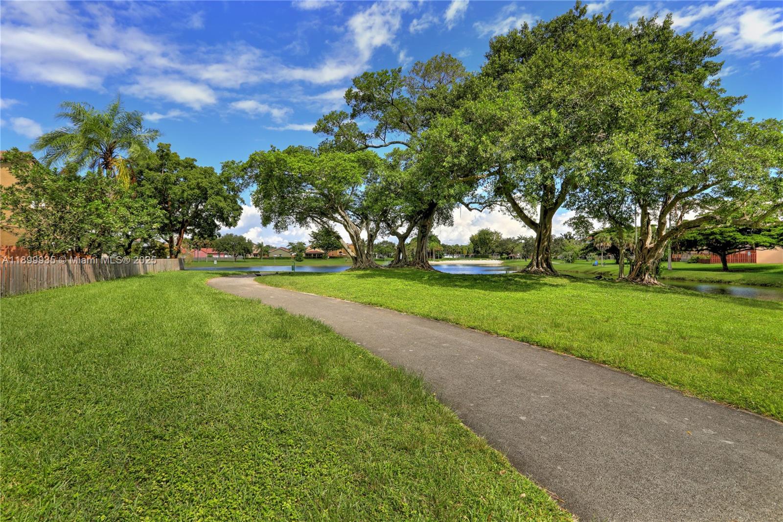 15576 SW 103rd St, Miami