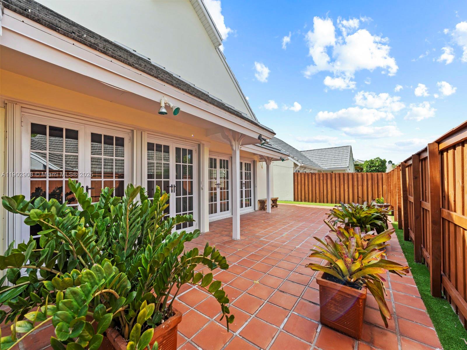 9947 NW 47th Ter, Doral