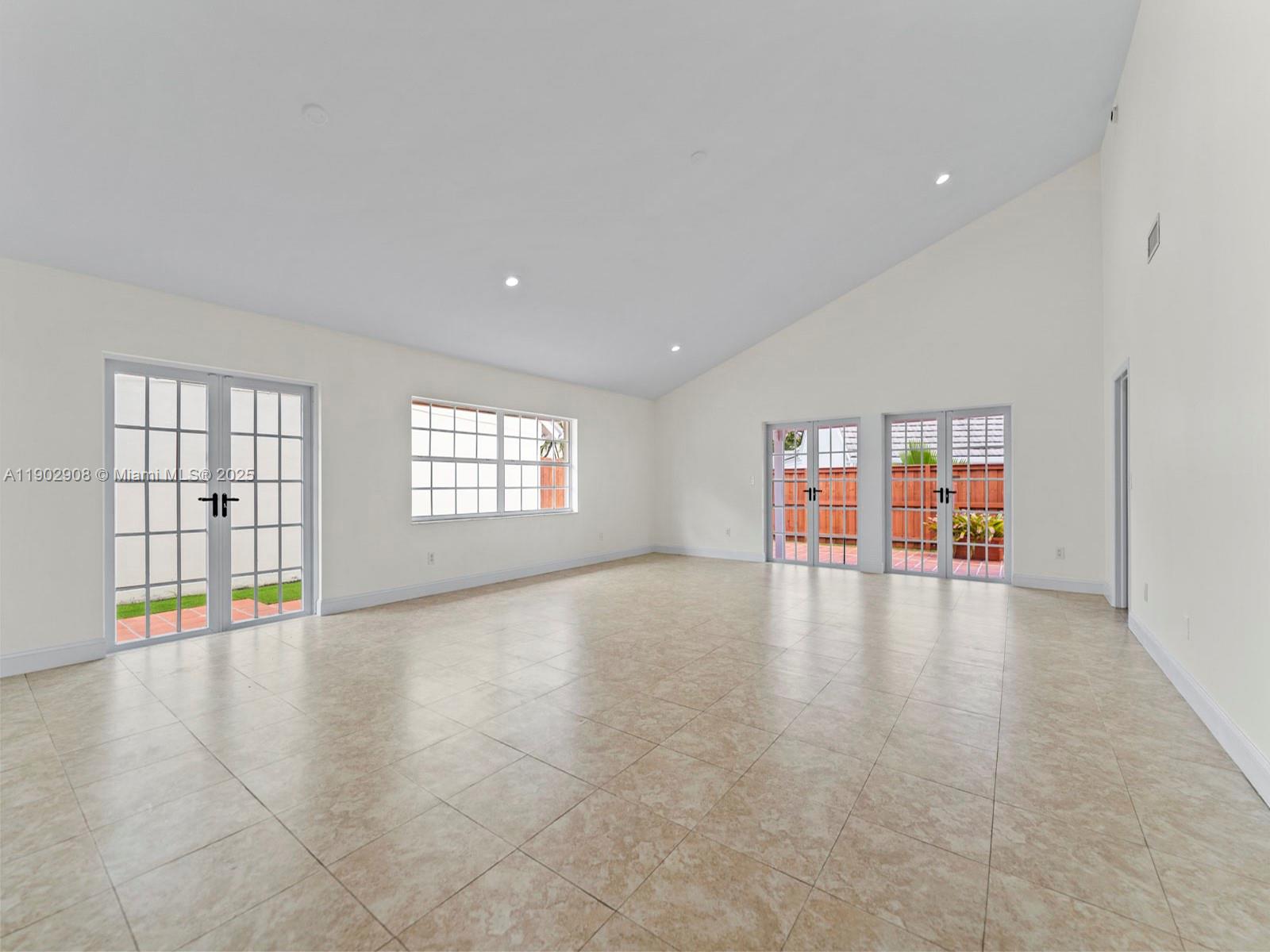 9947 NW 47th Ter, Doral