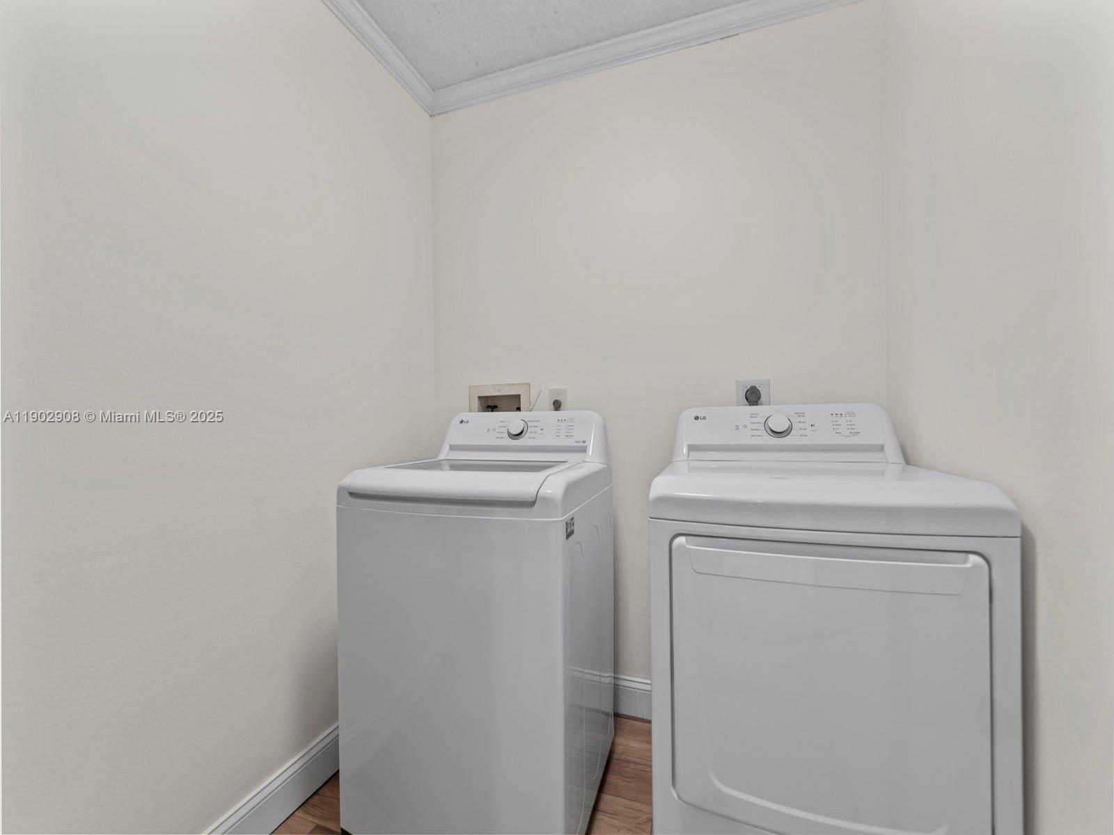 9947 NW 47th Ter, Doral