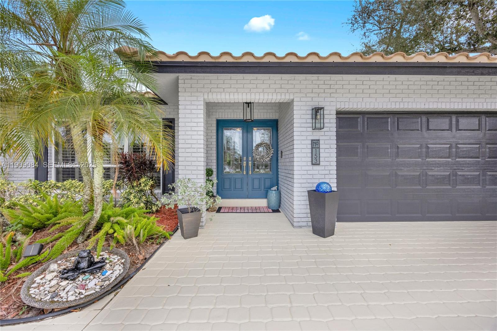 153 NW 114th Way