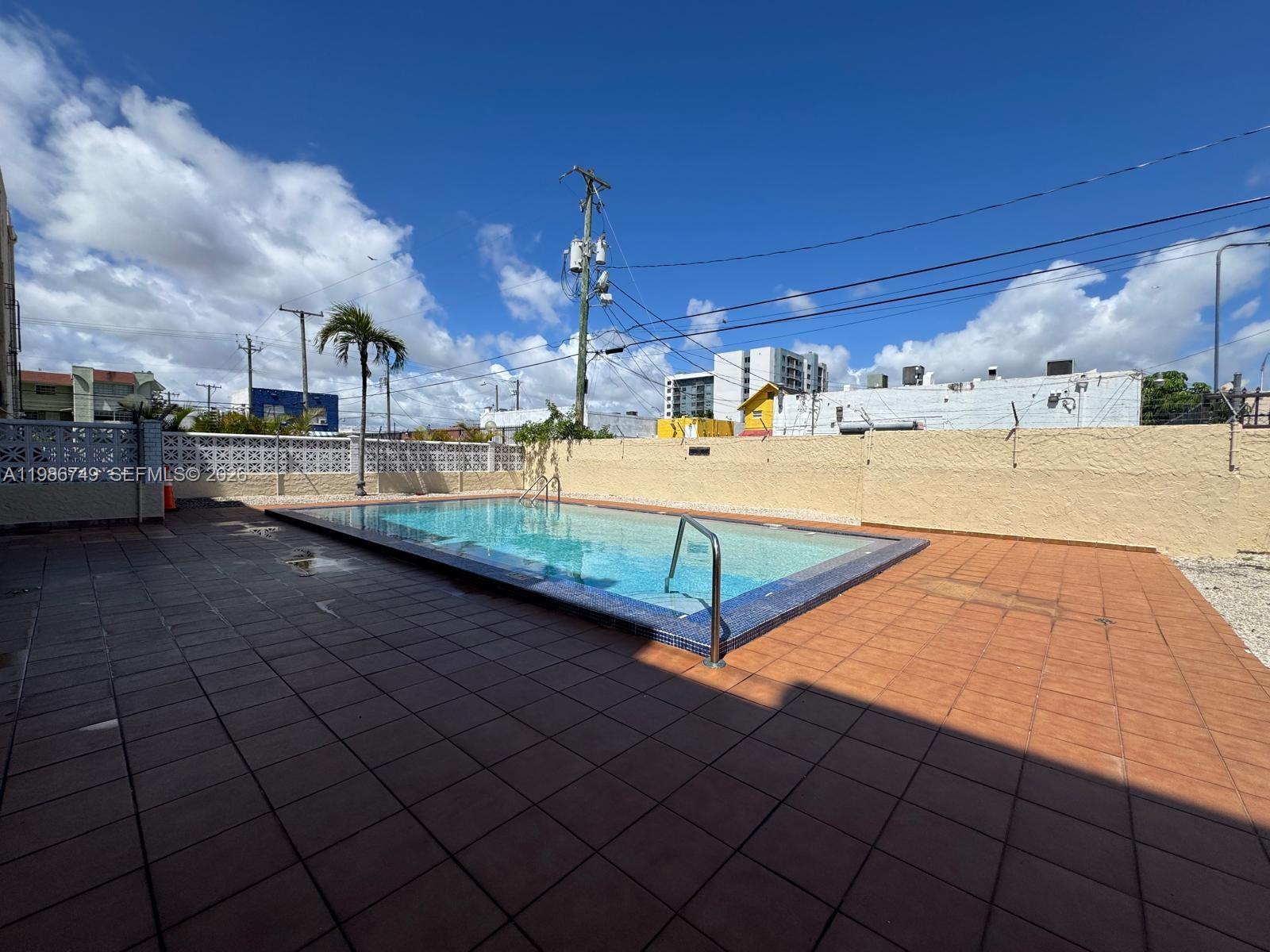 1051 SW 1st St # 212