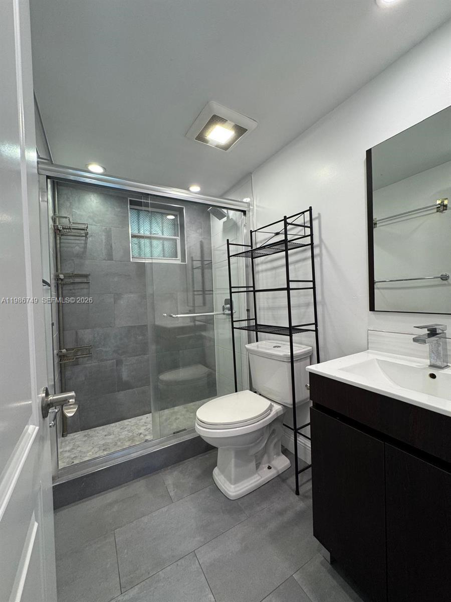 1051 SW 1st St # 212