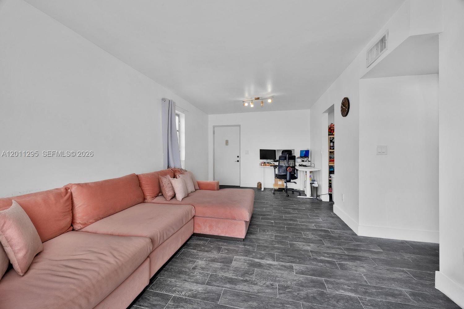 1051 SW 1st St # 401
