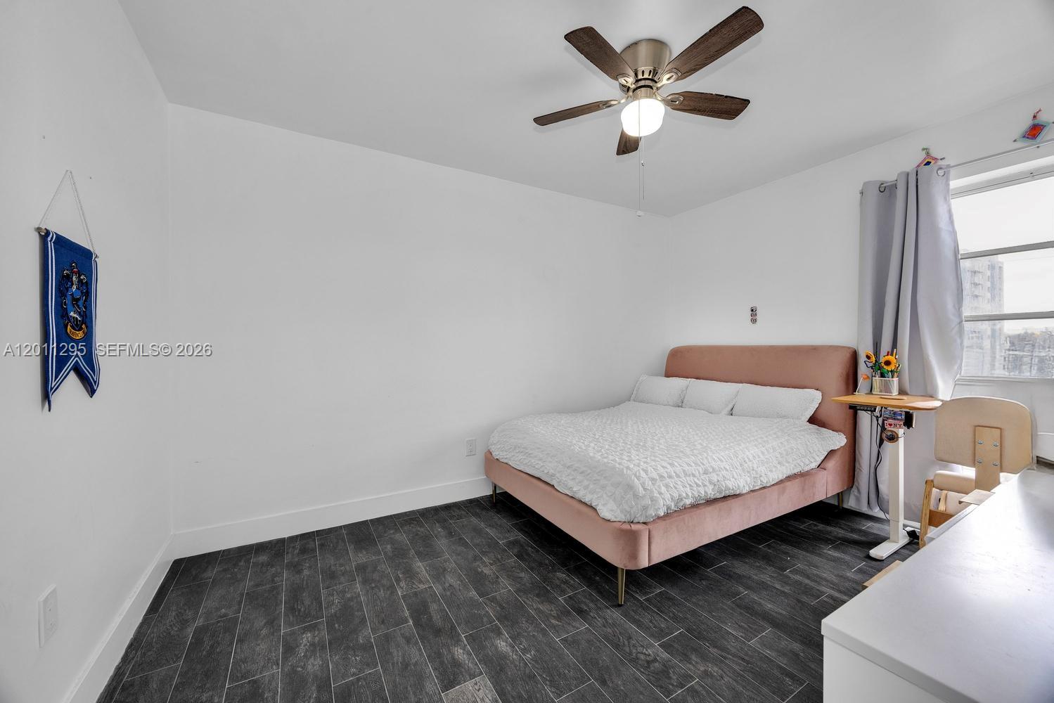 1051 SW 1st St # 401