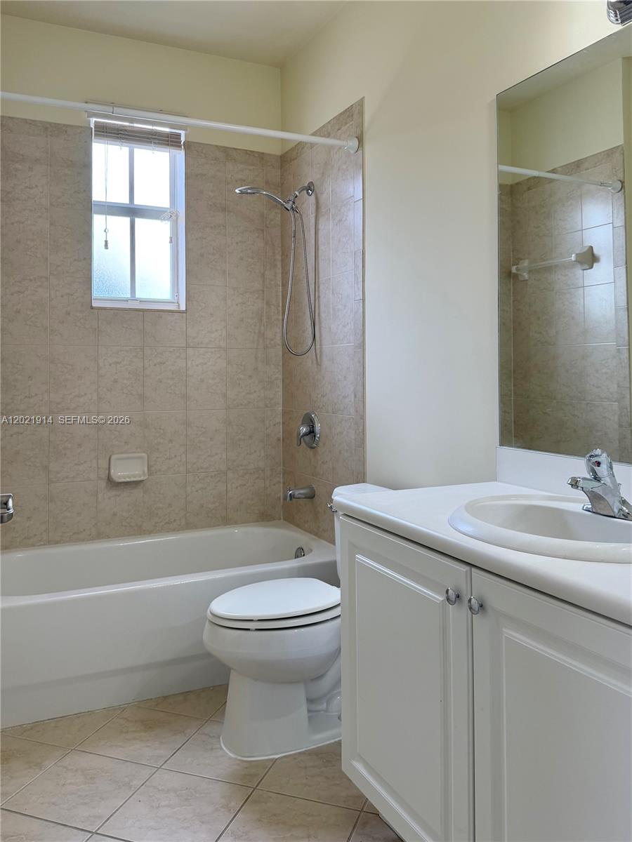 2885 SE 1st Dr # 1