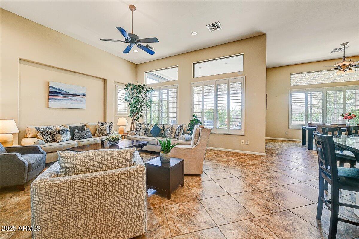 16445 W BERKELEY Road