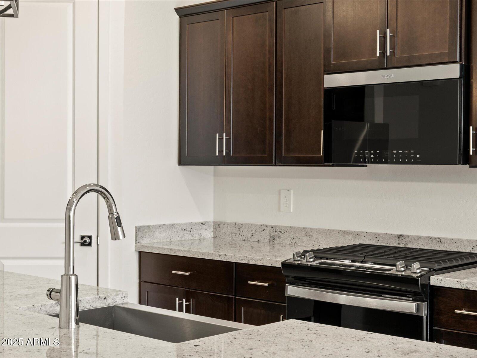 15991 W HONEYSUCKLE Drive