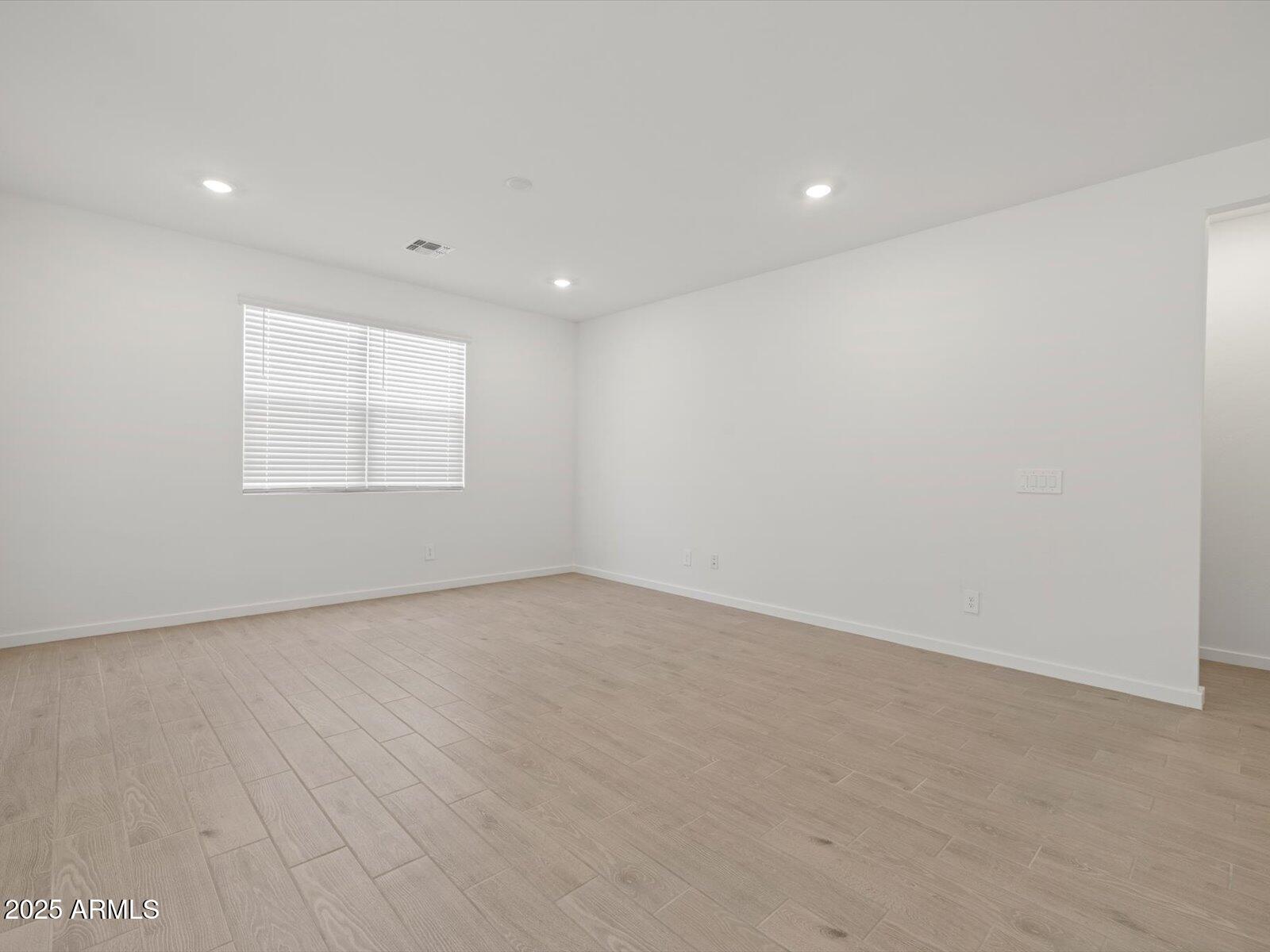 15991 W HONEYSUCKLE Drive