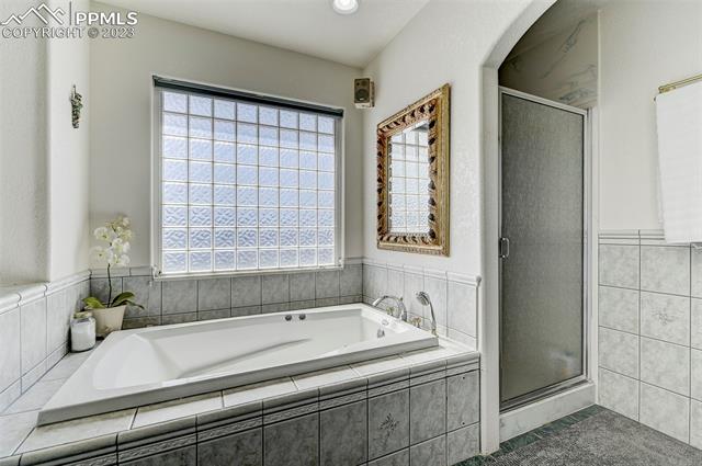 1421 W Carrizo Springs Lane