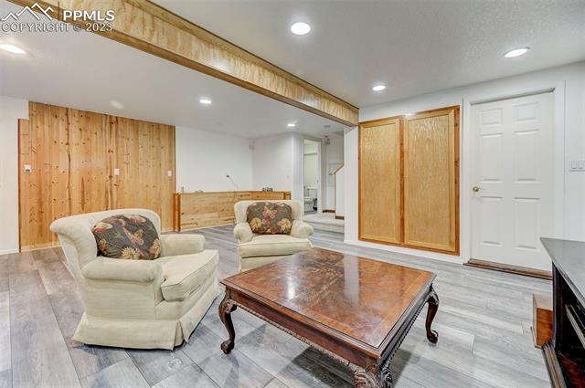 1421 W Carrizo Springs Lane