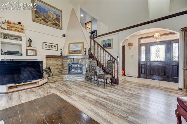 1421 W Carrizo Springs Lane