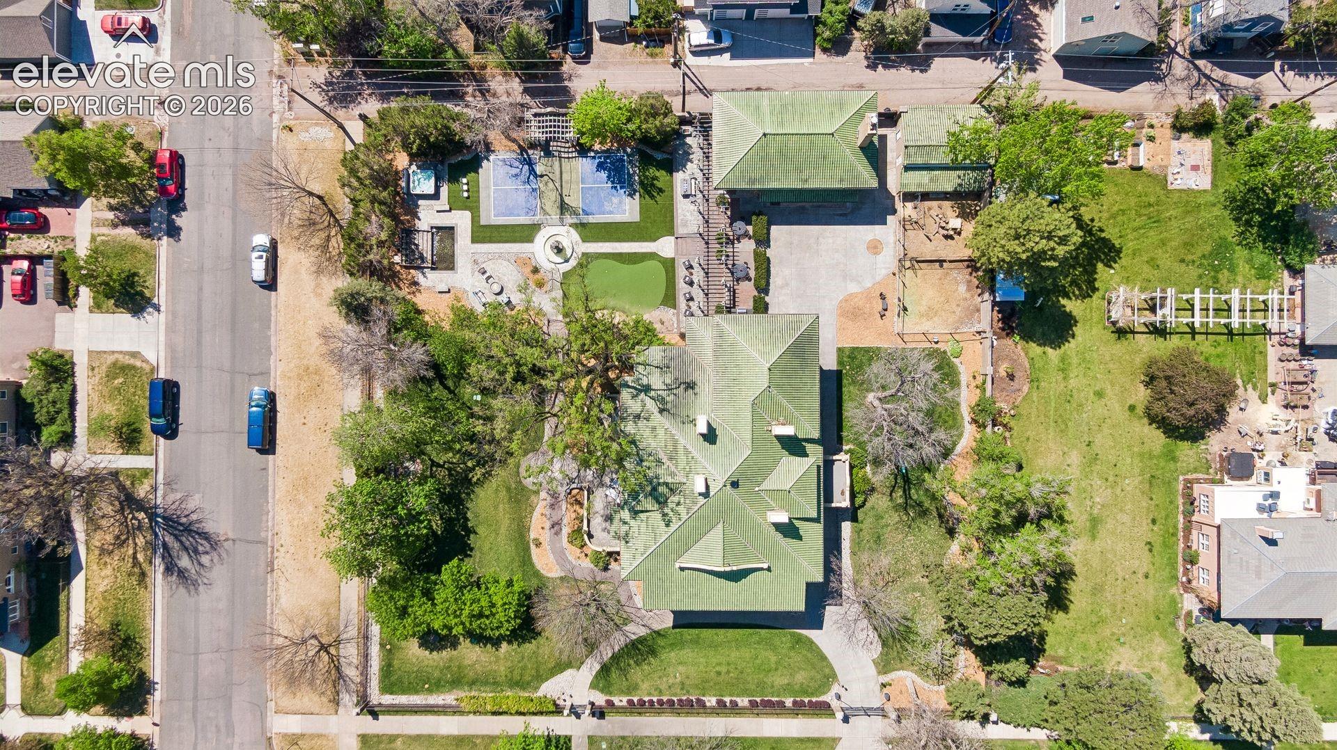 1600 Cascade Avenue
